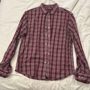 UNTUCKit Red and White Casual Button Down Shirt